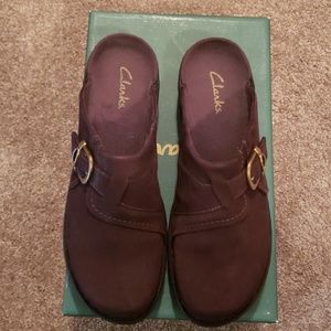 Clarks Clogs